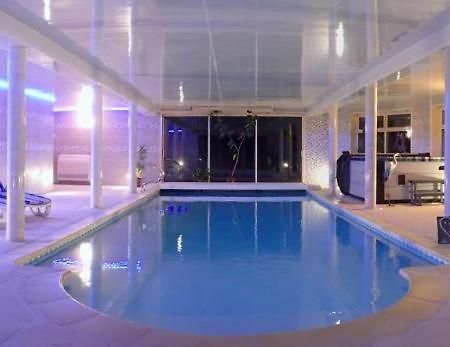 Au Charme Du Lac Piscine & Spa 2 Forges-les-Eaux Esterno foto