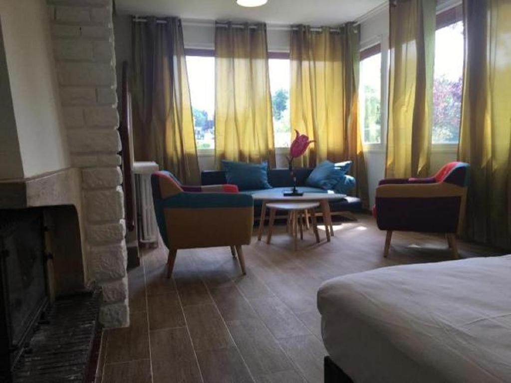 Au Charme Du Lac Piscine & Spa 2 Forges-les-Eaux Esterno foto